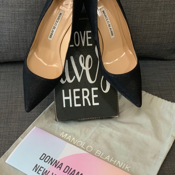 MANOLO BLAHNIK SHIMMER PUMP👠👠
Almost NEW!!!🥰 - Picture 7 of 8